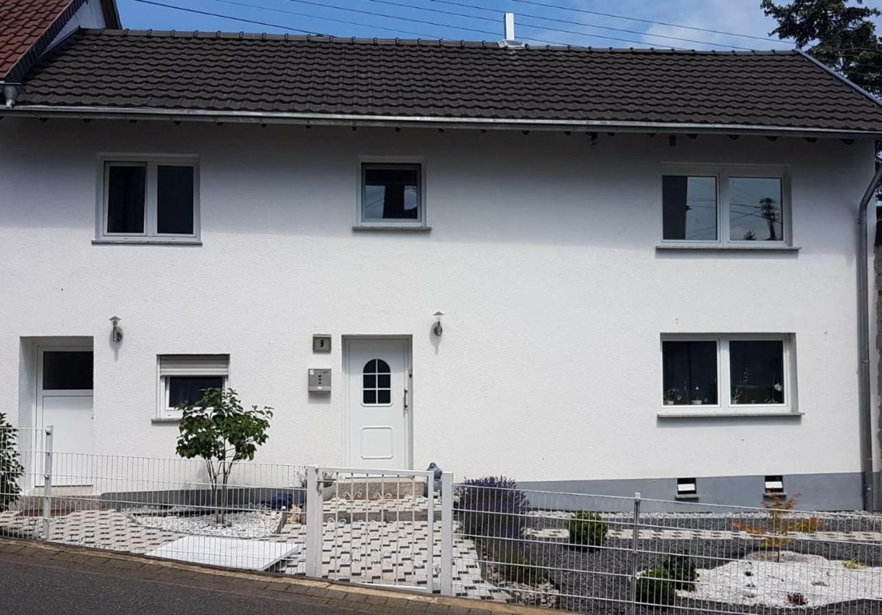 Westerwald Apartments Strassenhaus Exterior foto